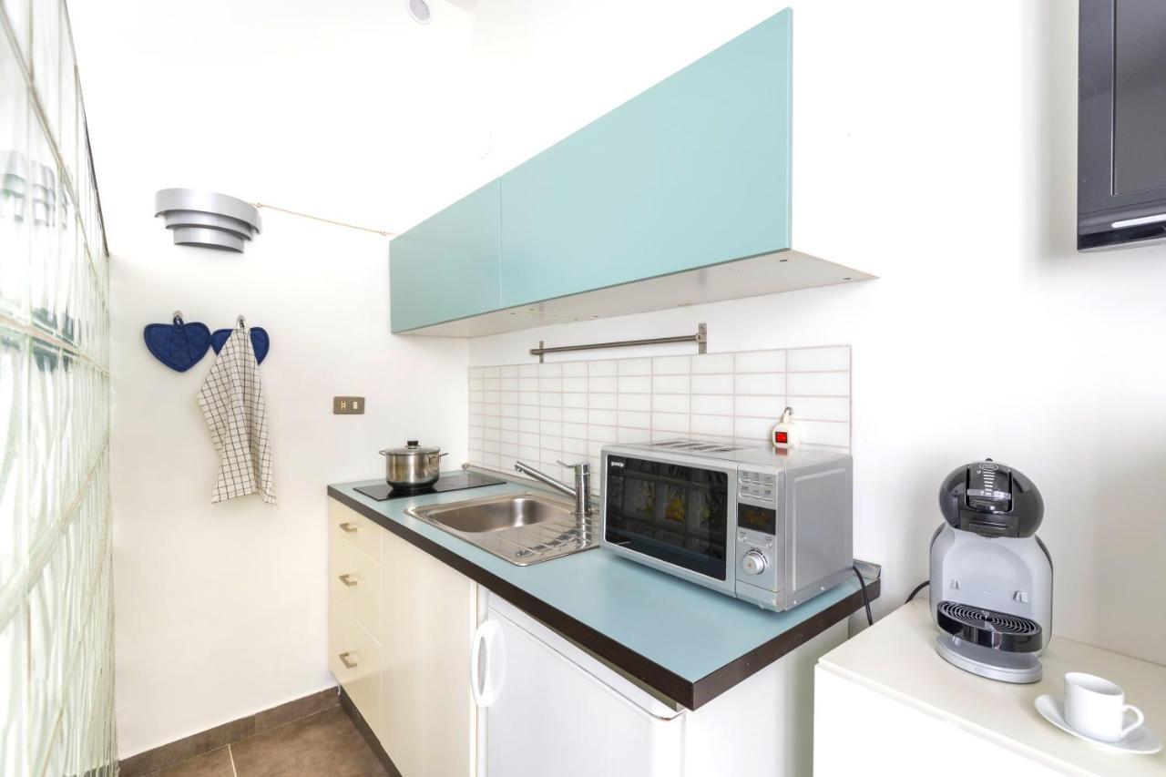 Hostly - Nicole Apartment Volturno- Full Rome Center Exterior photo