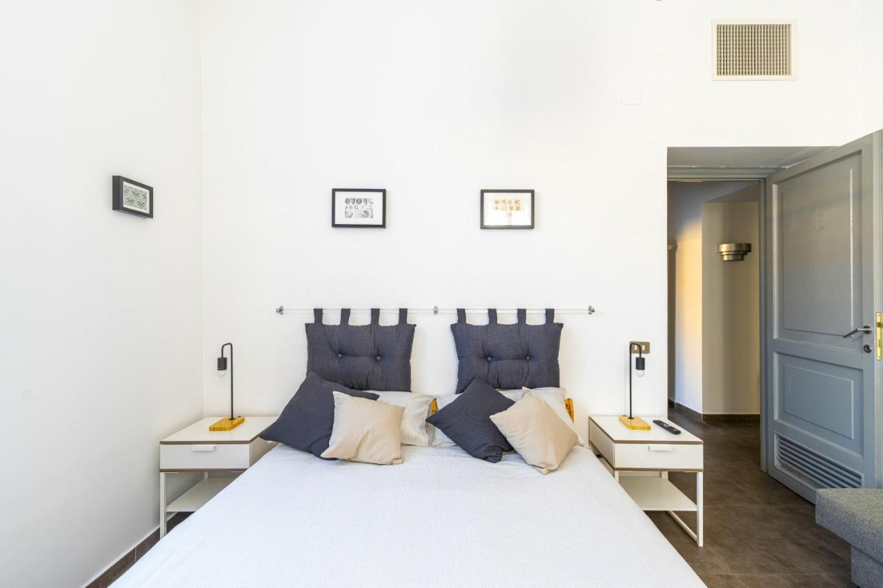 Hostly - Nicole Apartment Volturno- Full Rome Center Exterior photo